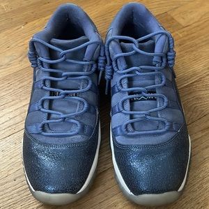 Jordan 11s 8.5Y
